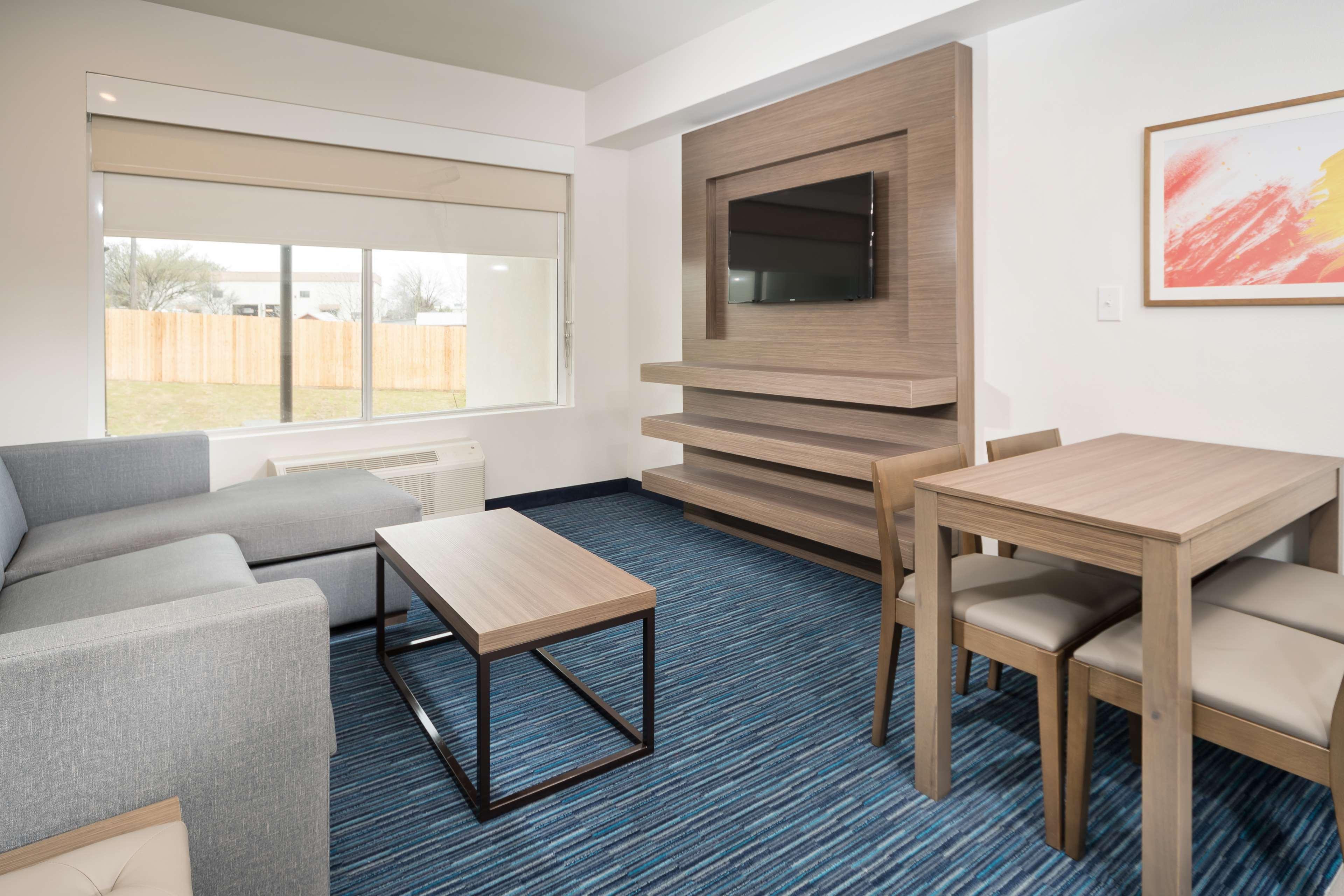 Best Western Plus Drayton Valley All Suites Extérieur photo